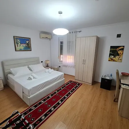 Noor Tirana